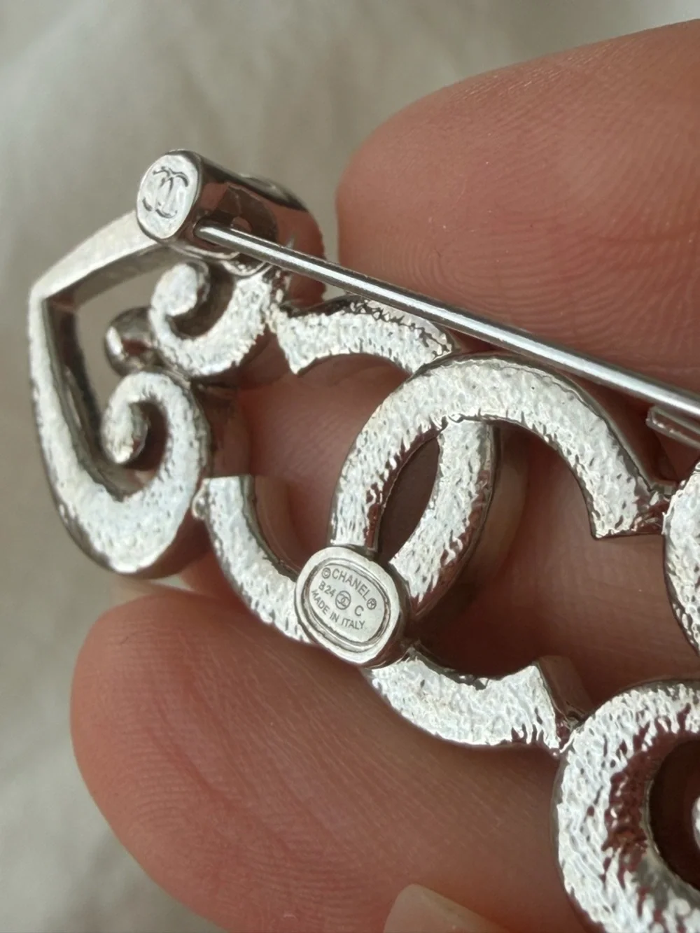 Chanel Crystal Heart Link Brooch - Silver Tone - Picture 8 of 12